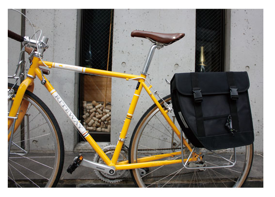 バジル自転車用サイド・パニアバッグTOUR SINGLE LEFT （ツアーシングル レフト）の2枚目の商品画像