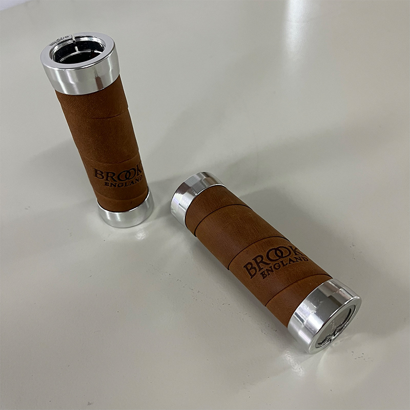 �֥�å�����ž���ѥϥ�ɥ륰��å�SLENDER LEATHER GRIPS �ʥ��������쥶������åס��ܳץ���å� ���饷����ʼ�ž�֤ˤ������� �������Х����ѥ���åפ�4���ܤξ��ʲ���
